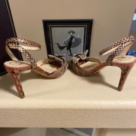 Vince Camuto Signature VI-BETTIE Heels - Picture 5 of 9